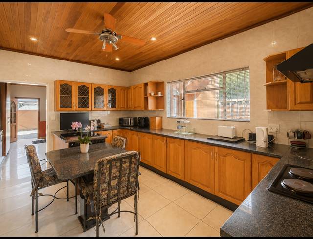 3 BEDROOM TOWNHOUSE FOR SALE IN THREE RIVERS